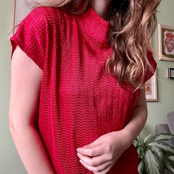 Bright & Merry Top - Picture 3 of 3